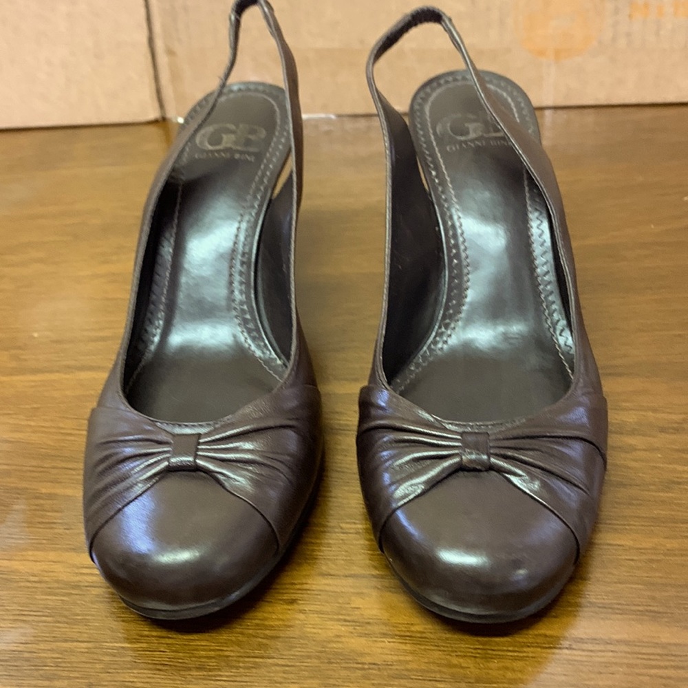Not new preowned Gianni Bini Size :7M